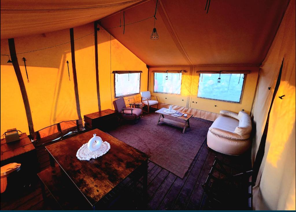 Double Eagle 2, Valle