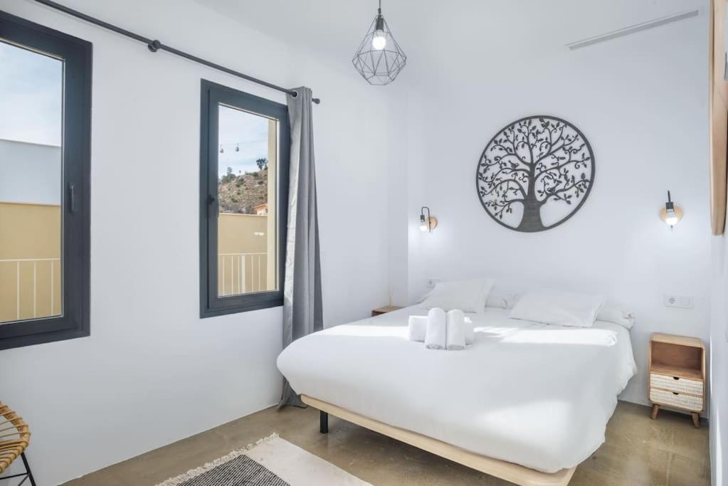 New, spacious villa with amazing views - 4