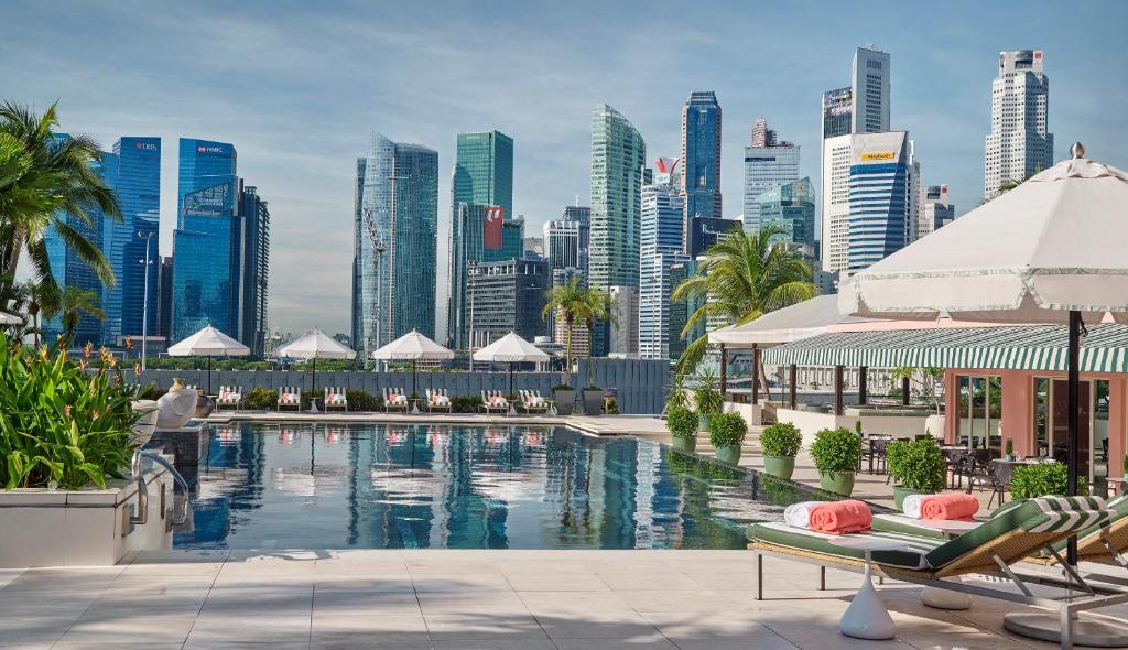 Swimming pool, Mandarin Oriental, Singapore in Singapore