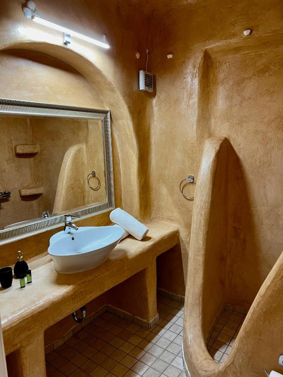 Serene Blanc, Aliki Paros, Aliki