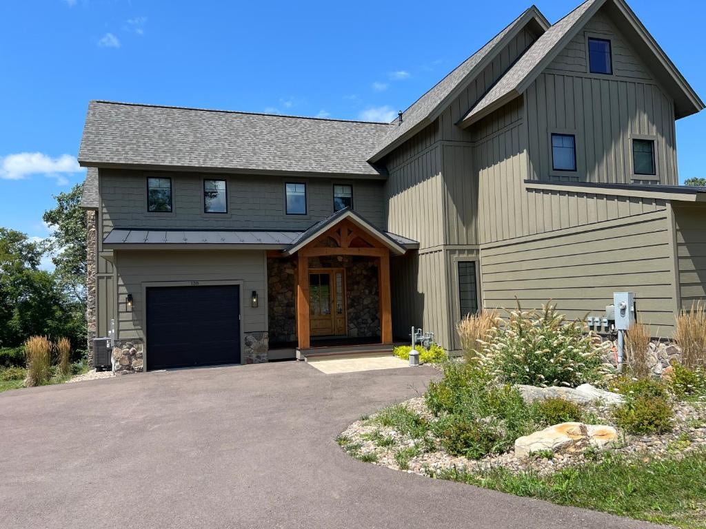 Mountain Mindset, McHenry