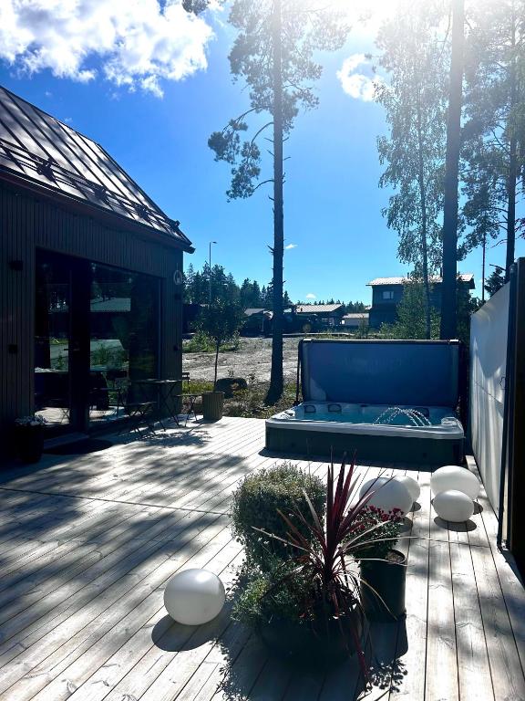 Guesthouse with sauna & hot tub & cold water tub, Nokia