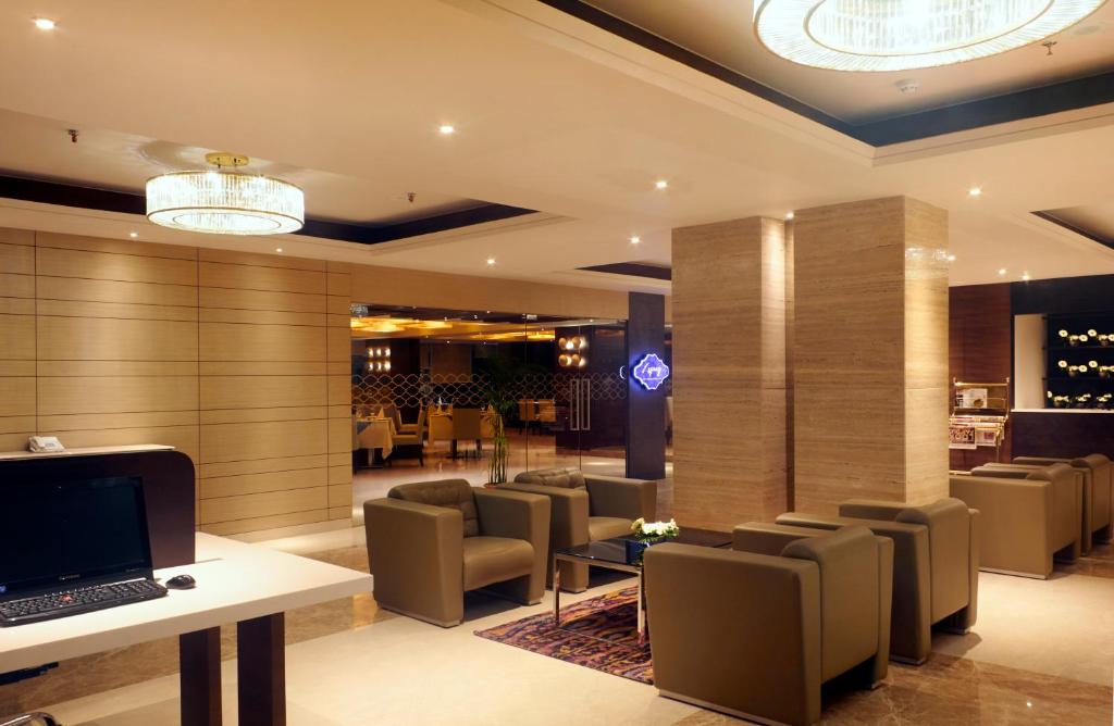 The Hotel Palacio photo
