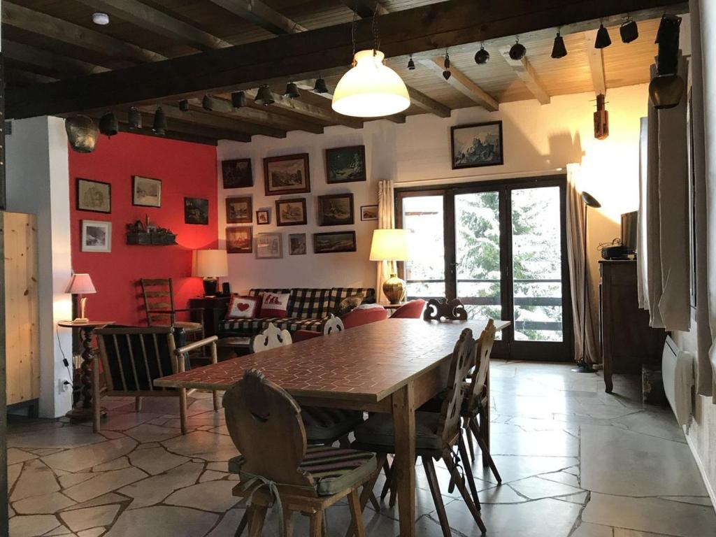 Chalet rustique pour 11 pers, accès direct pistes, animaux admis, Wi-Fi - 2