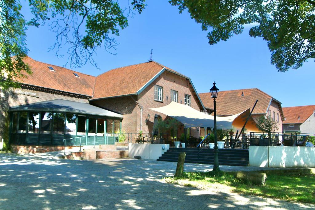 Hotel Restaurant De Roosterhoeve, Roosteren