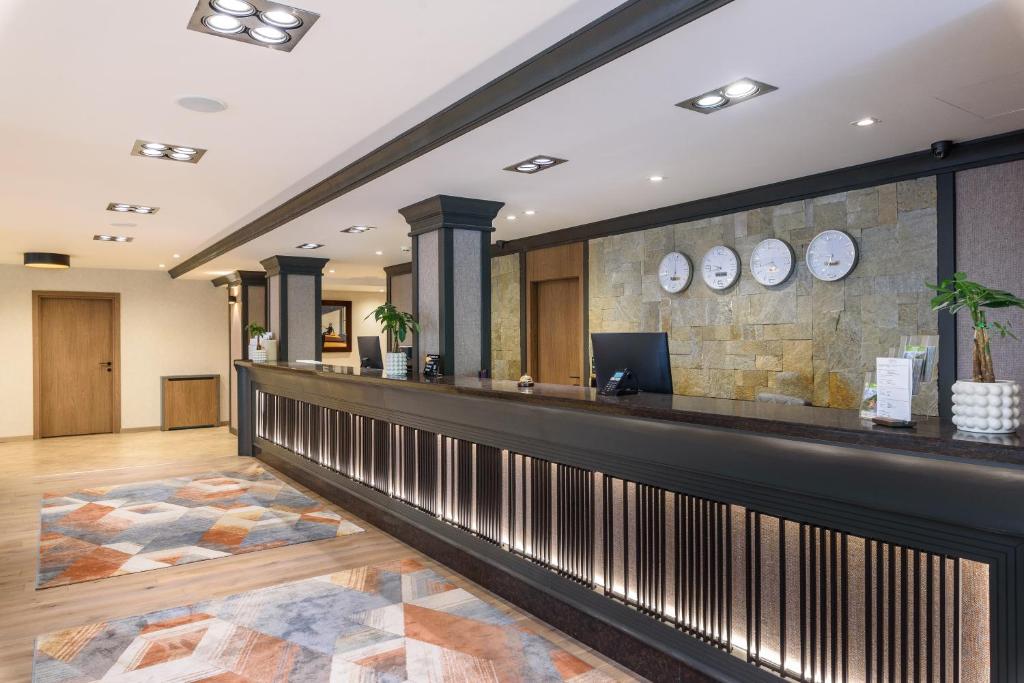 Lion Hotel Borovets — Hotel building in Samokov, Sofia (province)