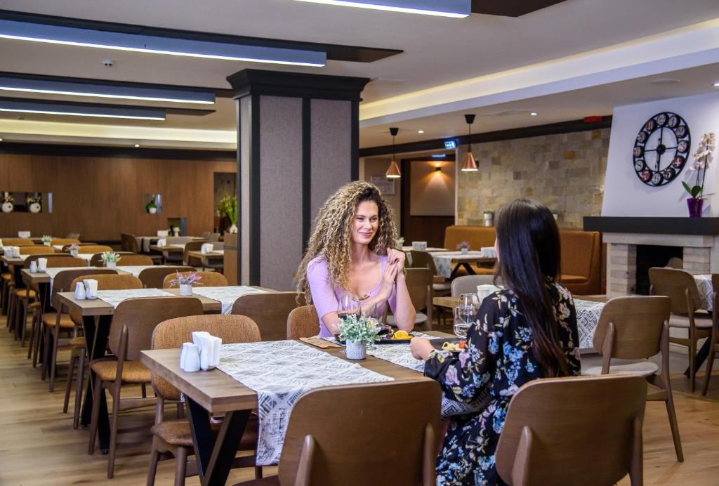 Lion Hotel Borovets — Restaurant & bars in Samokov, Sofia (province)