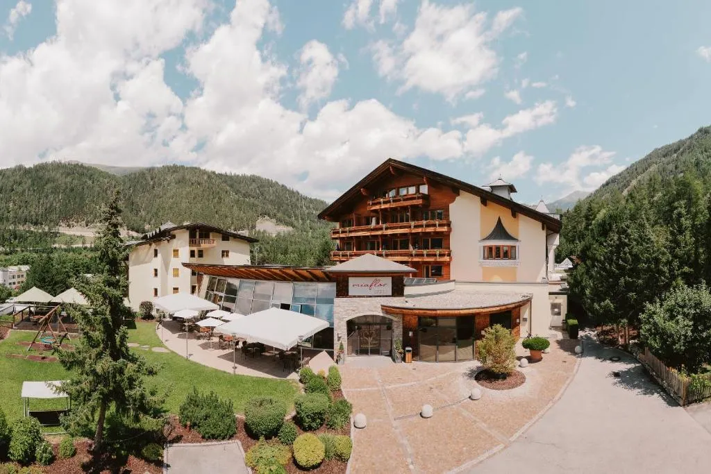 miaflor Familien- & Aktivresort, hotel in Ried im Oberinntal