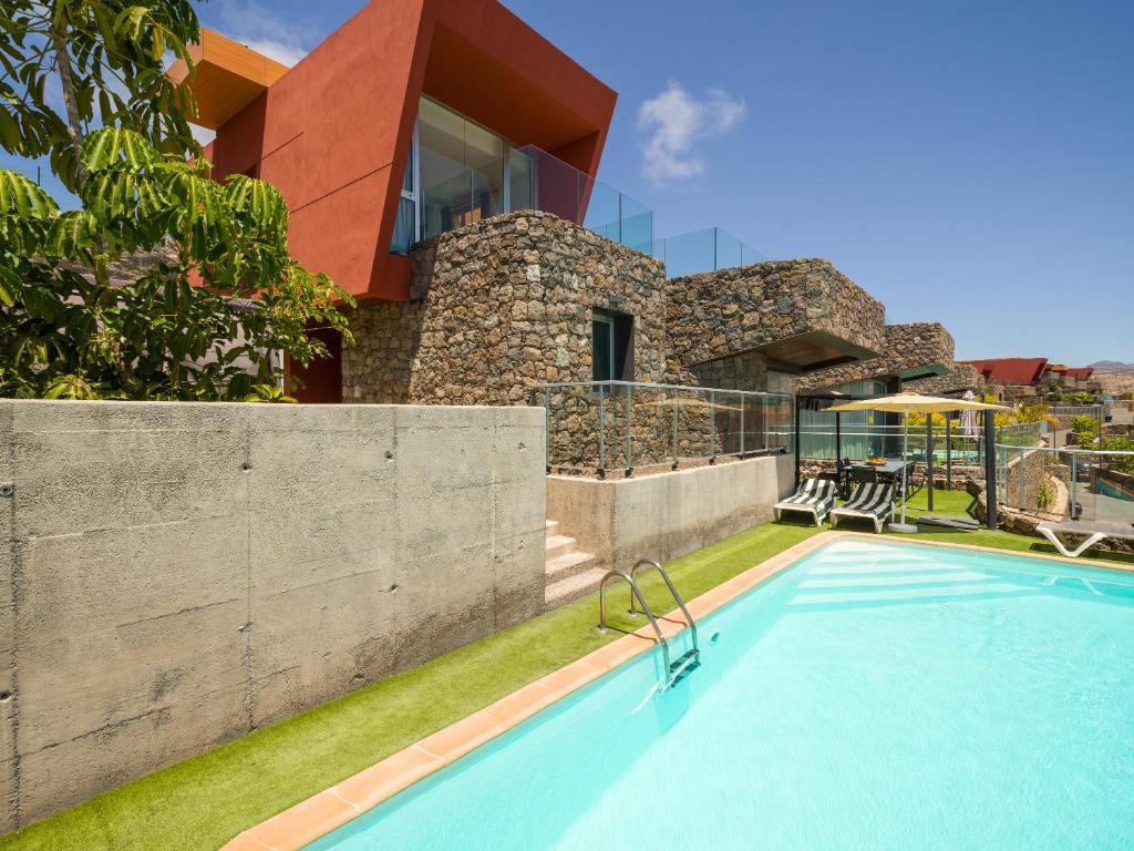 Green 9 the Dream Villa with pool and views by CanaryScape - 1