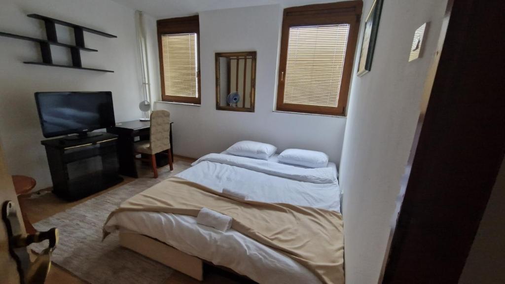 Room near University Campus in Sarajevo - Rooms Sarajevo - 3