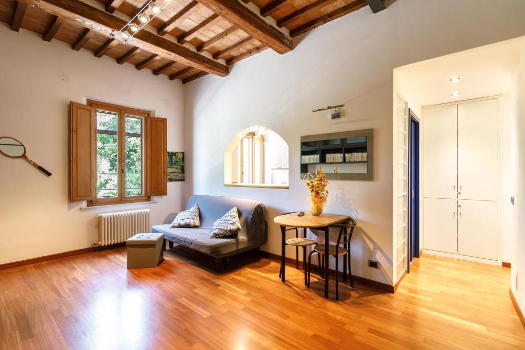 Charming Apartment - Basilica of San Francesco, Siena