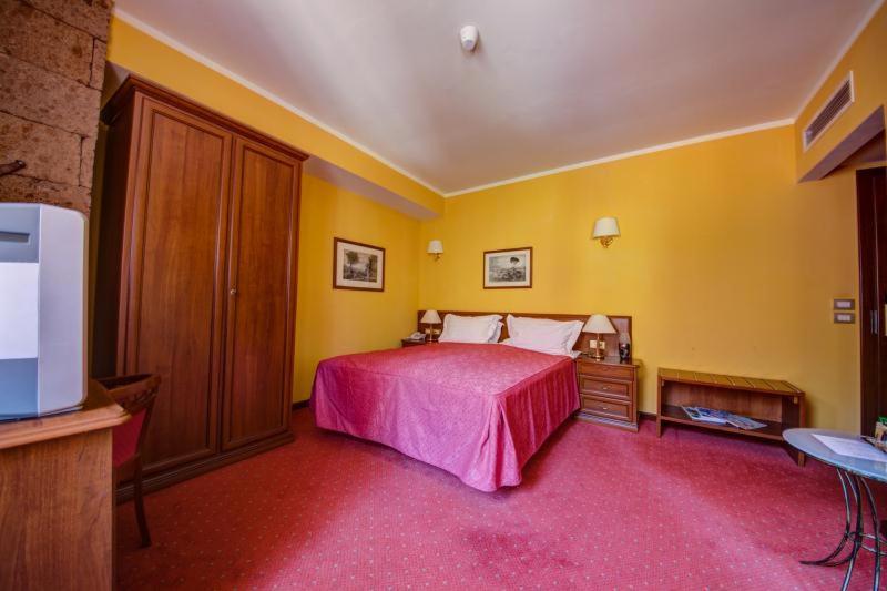 Szoba kétszemélyes ággyal vagy 2 külön ággyal