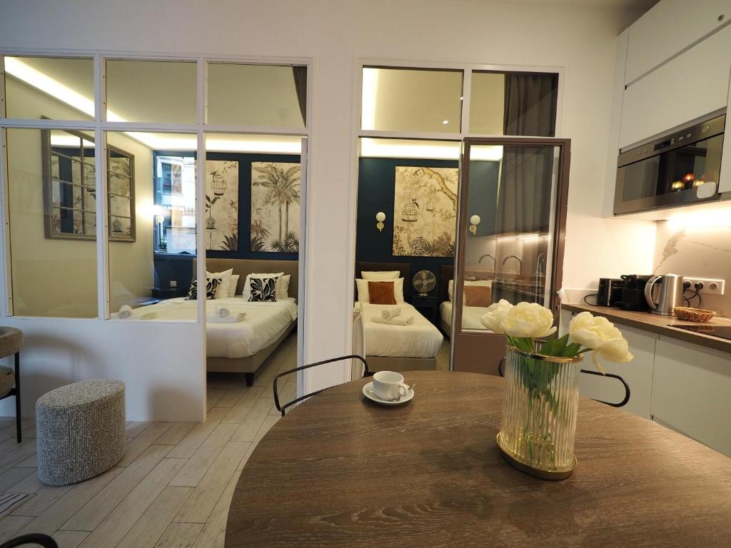 Saint Germain Elegant ChicSuites - 3