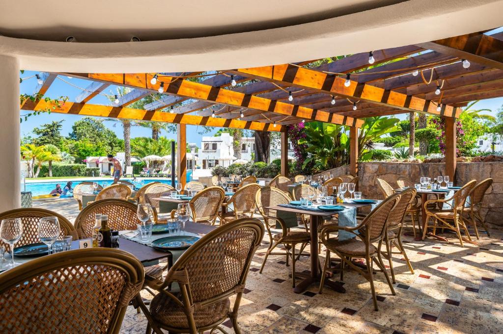 Restaurant, Balaia Golf Village in Albufeira