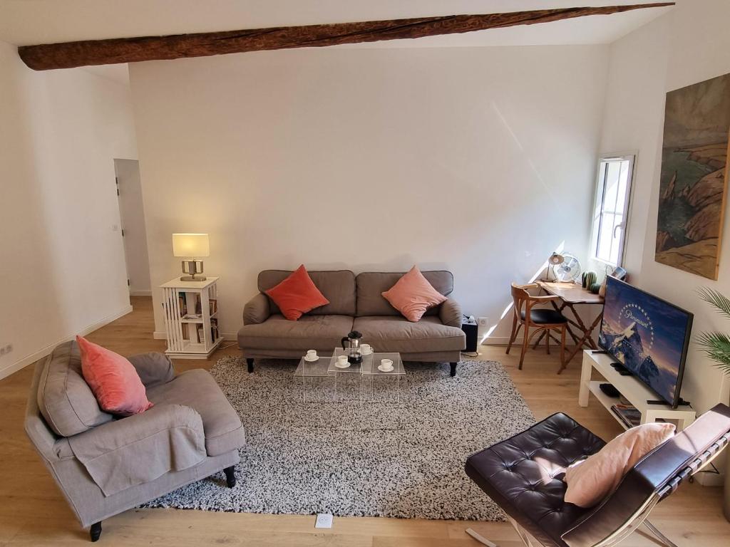 "Le White Pearl" by EnjoyNice, quiet 2-bedroom in Old Nice - 3
