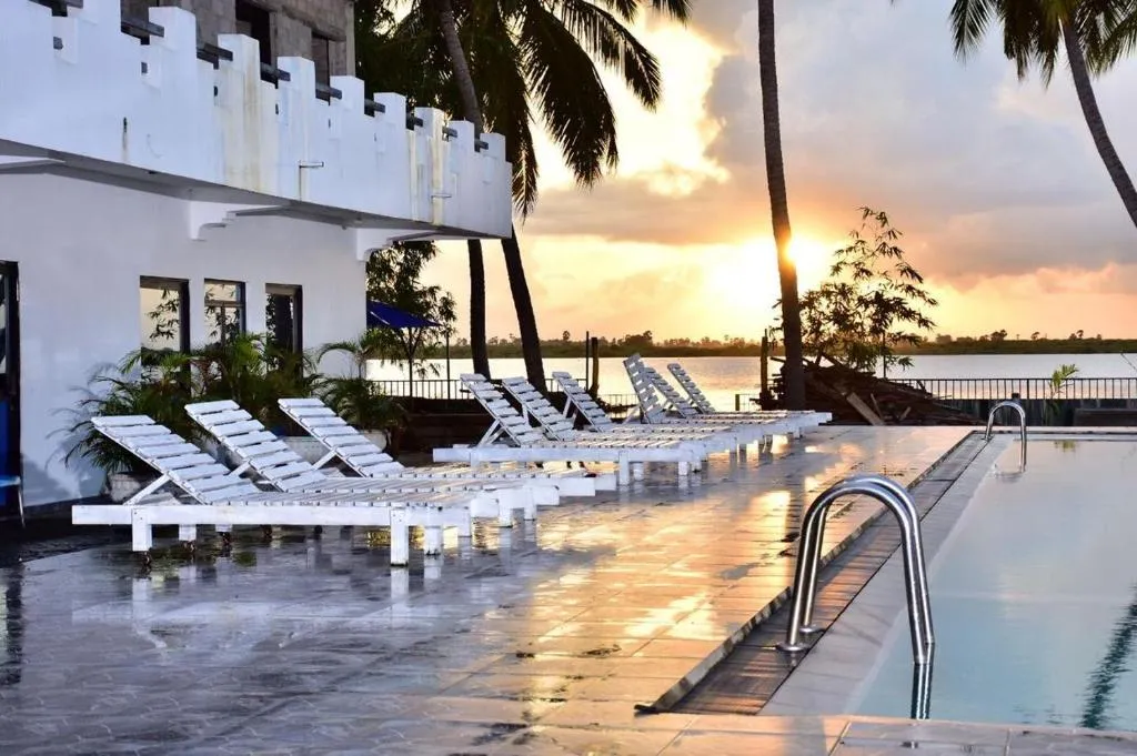 Treatooo Lake resort, hotel in Batticaloa