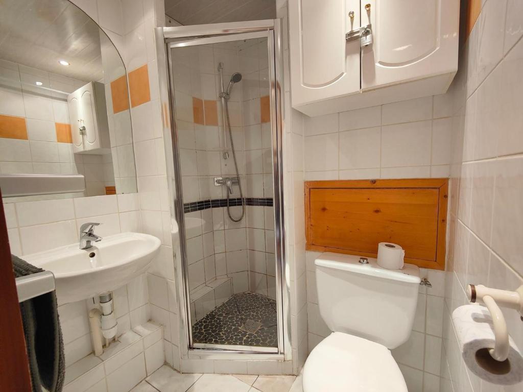 Studio confortable, proche pistes & commerces, balcon - FR-1-502-574 - 3