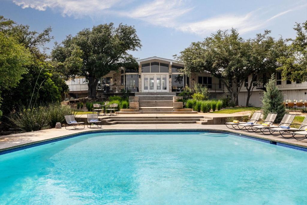 Austin Skyline Views with Private Pool and Hot Tub - Brigadoon!, Austin