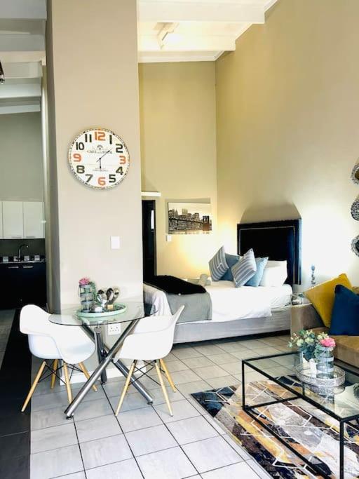 Let me Host you, Sandton