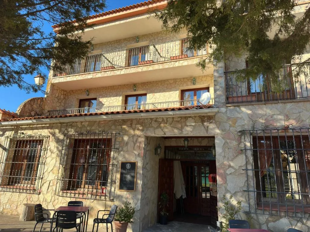 Hotel Restaurante Rio Cuervo，位于Vega del Codorno的酒店