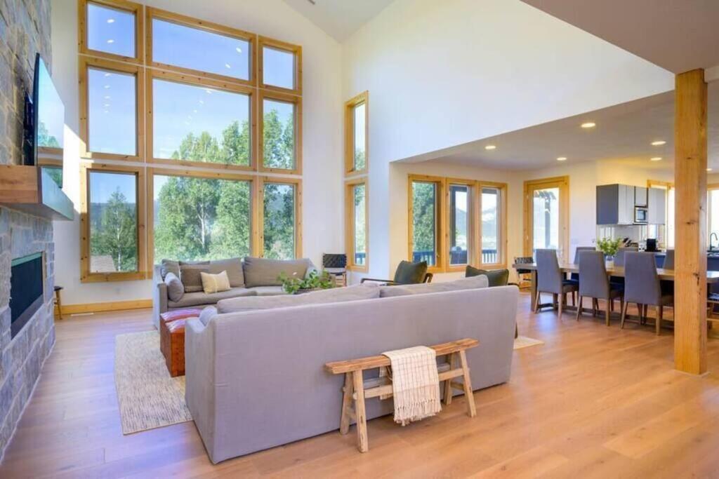 The Ledges with Game Room and Theatre, Eden