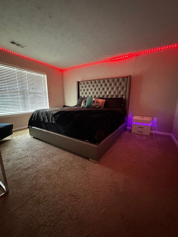 crest mark, Lithia Springs