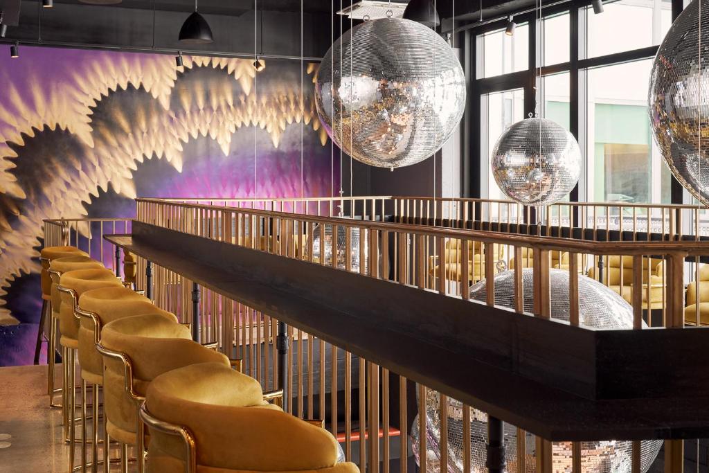Bar/lounge