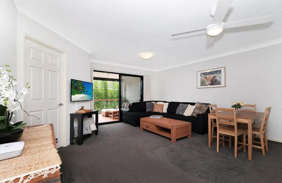 Central unit with everything at your fingertips, Brisbane