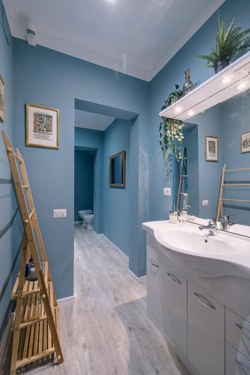 Accademia Luxury Art Apartment - 2
