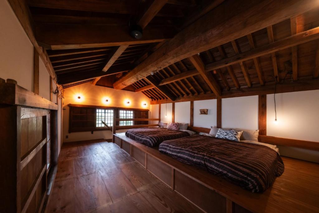 源泉かけ流しの一棟貸し温泉宿The Bath & Bed Dogo, Macujama