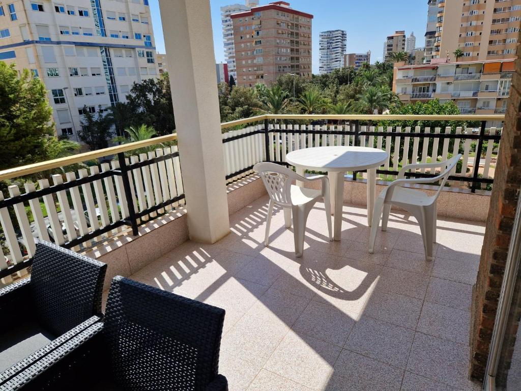 Luminoso apartamento reformado con gran terraza a 2 mins a pie de la playa de San Juan - 2