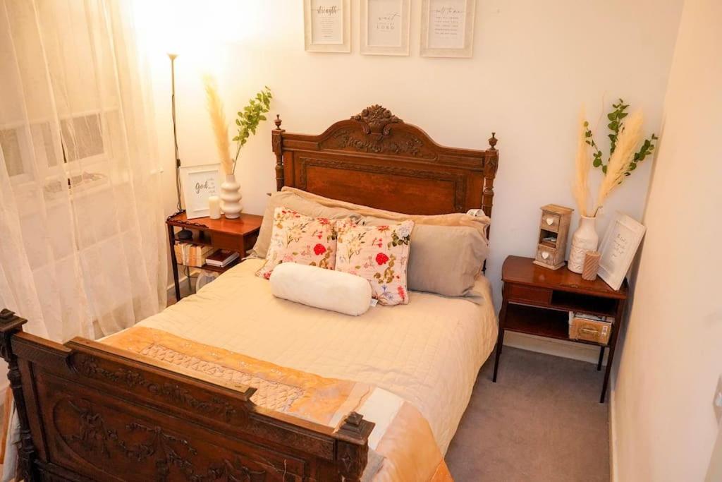 Private Double room in a new build flat, Reading, Shinfield