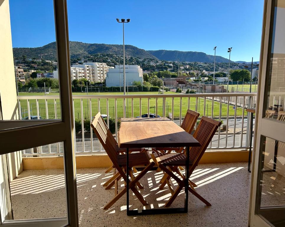 T3 à 300m plage avec piscine tennis - 3