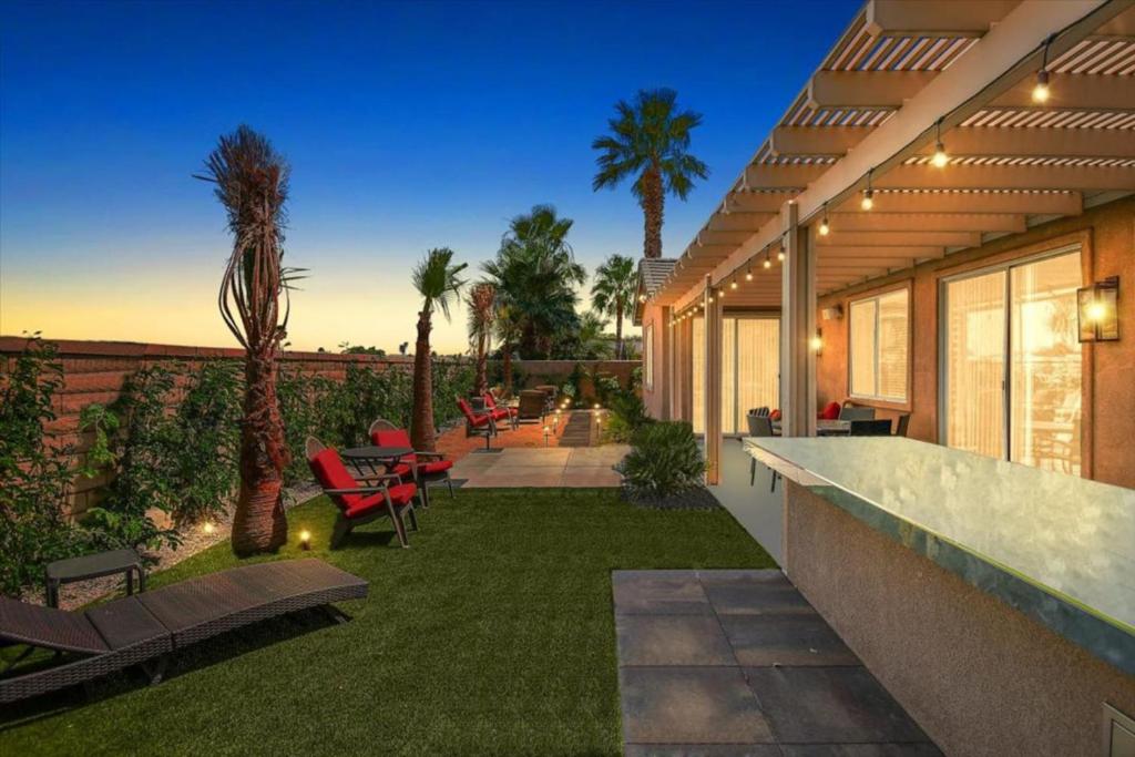 Getaway - sleeps 8 option for 16, Indio