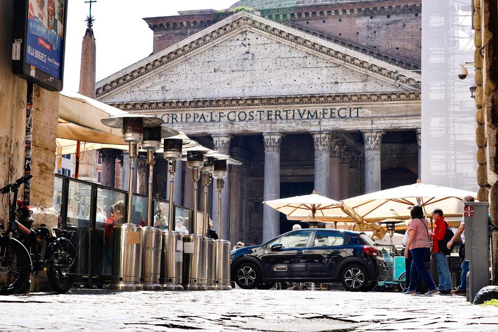 77 Scalini - Pantheon - Roma - 2