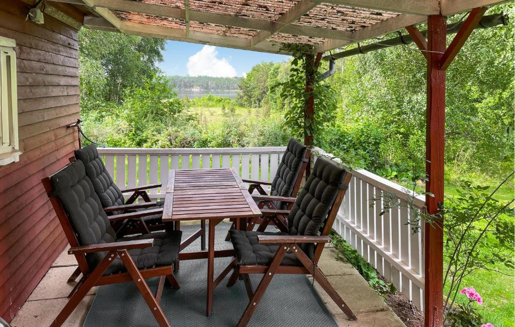 Nice Home In Stigtomta With Lake View, Stigtomta