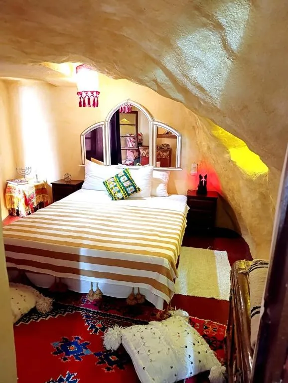 Grotte Thami، فندق في البهاليل