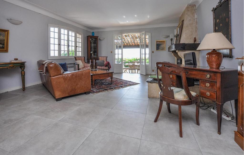 Amazing Home In Antibes - 4