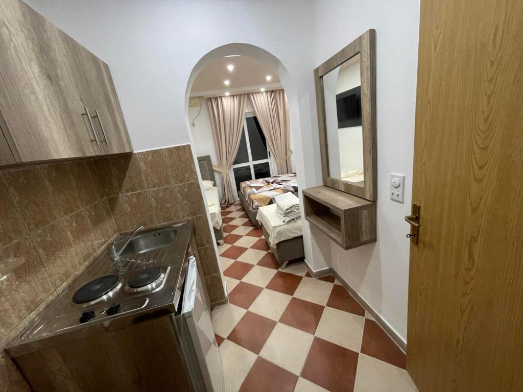Kodra Apartments - 3