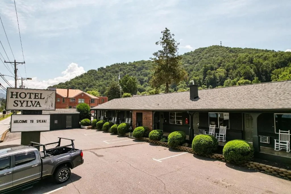 Hotel Sylva, hotel in Sylva