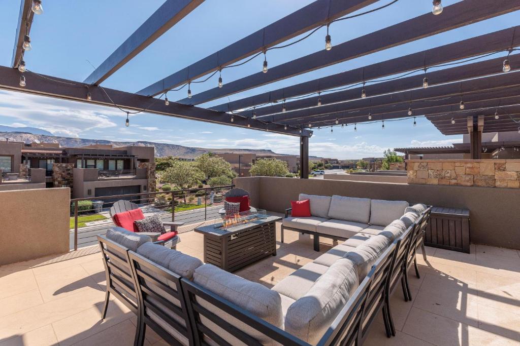 Lounging At The Ledges, St. George