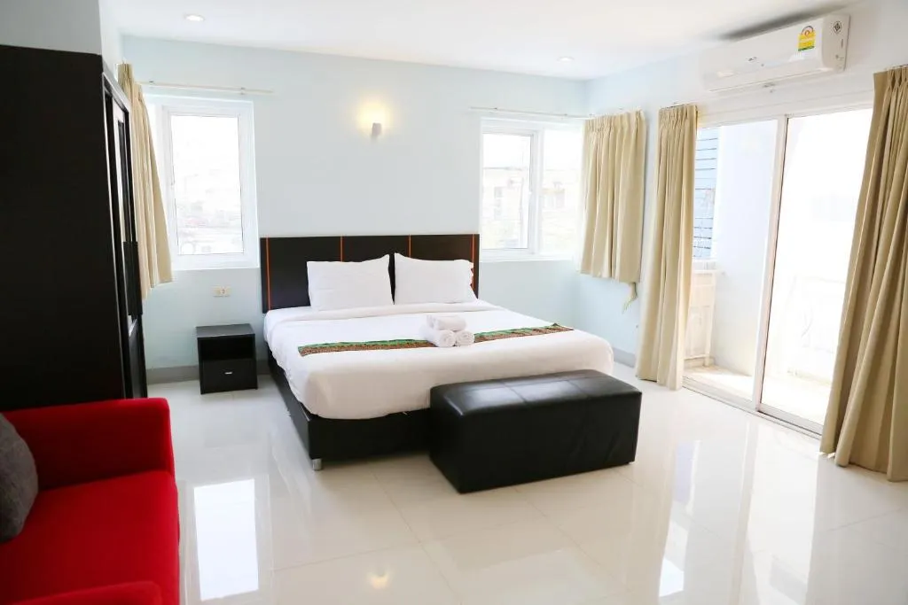 La VIVA Hotel, hotel in Buriram