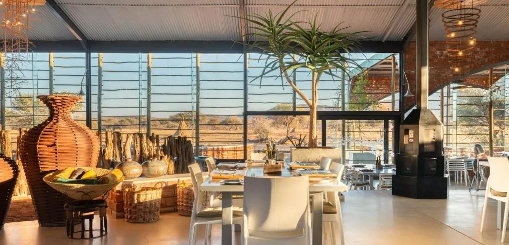 Okonjima Plains Camp, hotel in Otjiwarongo