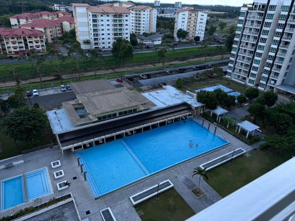 Sandakan Spacious and Comfortable Pool View Condo, Sandakan