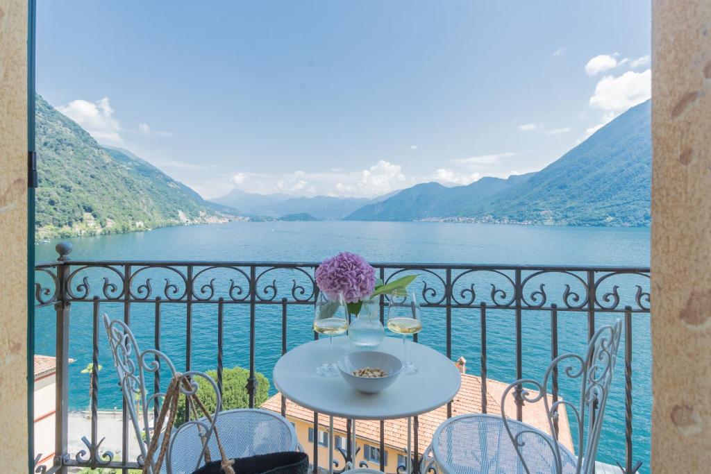 Lakeview Paradise by Rent All Como, Argegno
