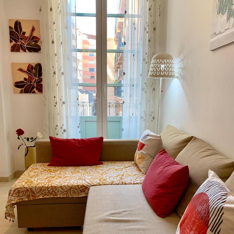 Charming Flat at Historic Centre & short walk to Beach - 4