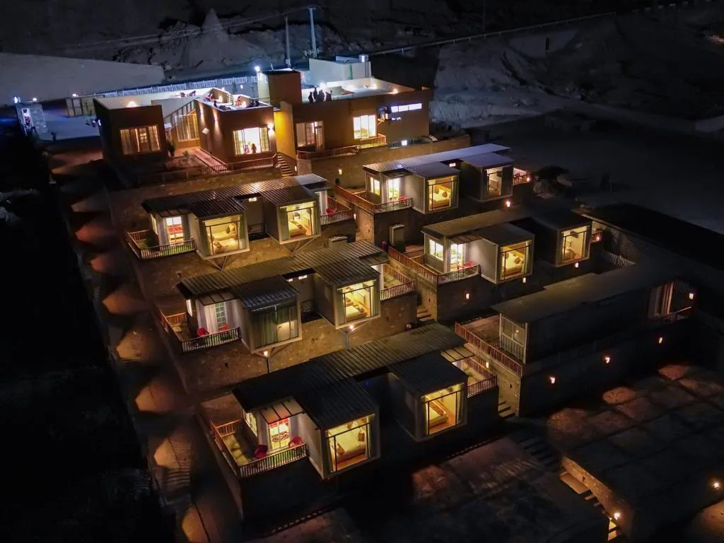 The Consorts Hotels & Resorts HUNZA ATTABAD LAKE, hotel in Hunza