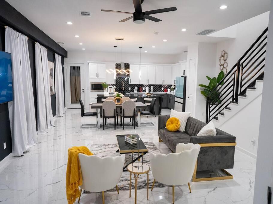 Houston Up Scale Abode, Houston