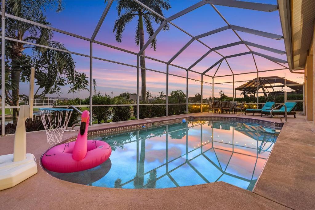 Gorgeous, Gulf Access canal, Heated Pool, Kayaks, Bicycles - Villa Mango - Roelens, Cape Coral