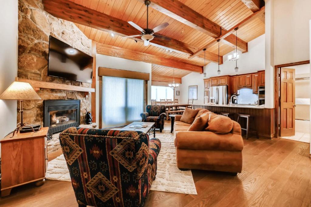 Phoenix 224, Steamboat Springs